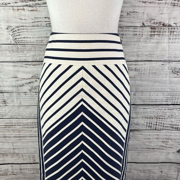 J. Crew Skirt size 6 Navy Blue White Stripe Straight Pencil Knee Sailor Nautical - Picture 2 of 10